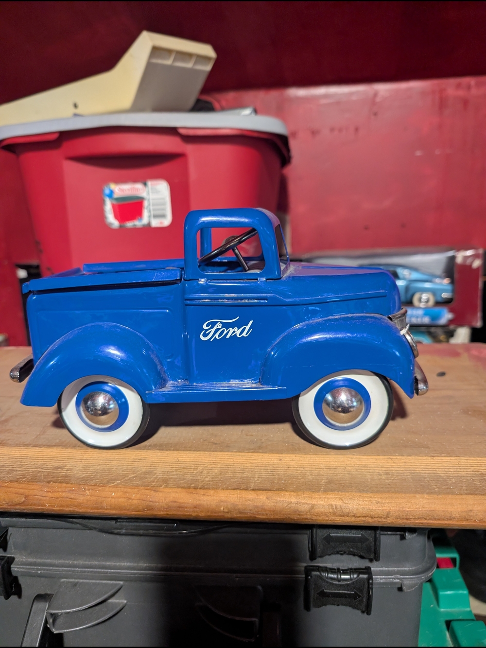 Teleflora Ford F-1 Pick Up Truck Blue Metal Planter 1940s Lawn/garden Decor